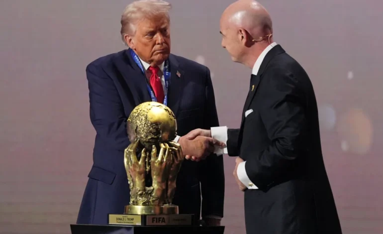 Histórico: Donald Trump recibe el primer Premio FIFA de la Paz