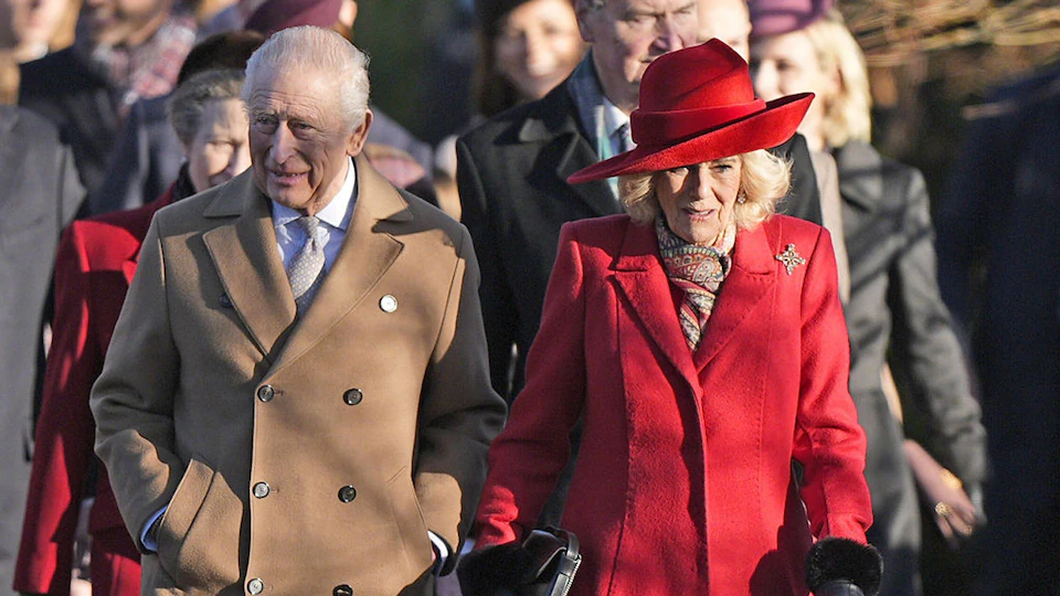 Carlos III desafía un año difícil y cumple con la tradición navideña de la monarquía británica