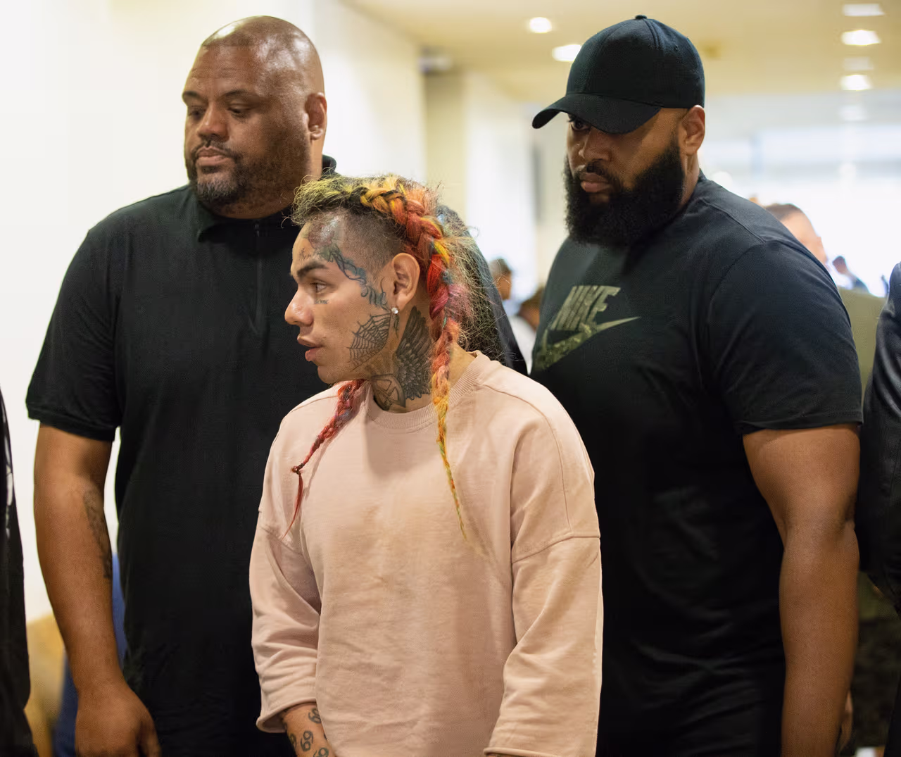 Tekashi 6ix9ine es condenado nuevamente a prisión: el rapero rompe el silencio tras violar su libertad supervisada