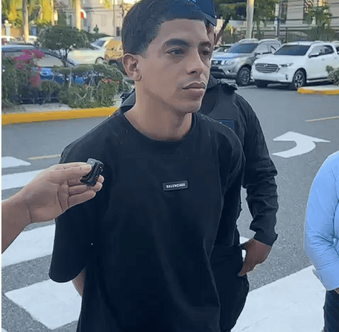 Se entrega “La Pipa”, señalado en balacera de Villa Duarte que dejó dos muertos, incluido un niño