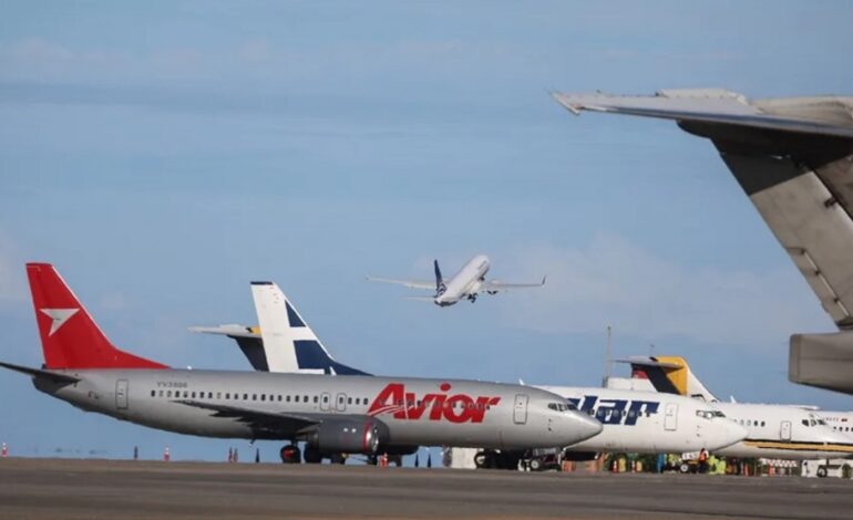 Crisis aérea en Venezuela: El principal aeropuerto del país amanece sin vuelos de aerolíneas internacionales tras advertencia de EE.UU.