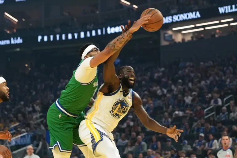 Curry responde en Navidad y Warriors resisten ante Mavericks pese a exhibición de Cooper Flagg