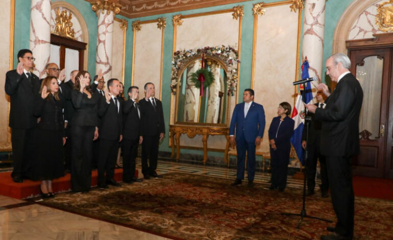 Abinader y el Consejo Nacional de la Magistratura juramentan a los nuevos jueces del Tribunal Superior Electoral