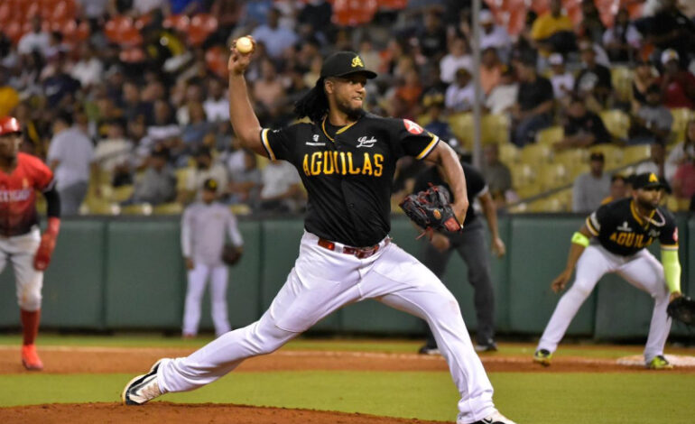Águilas rugen en el Cibao, vencen a Leones y se colocan a solo dos juegos del liderato