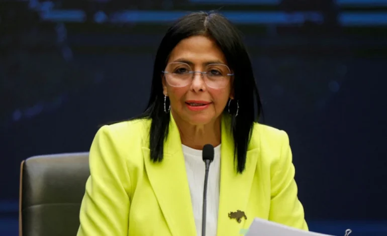 Delcy Rodríguez exige fe de vida de Maduro desde Rusia tras ataque de EE. UU.