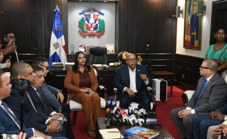 Pacheco asegura próxima legislatura será clave para reforma al Código de Trabajo