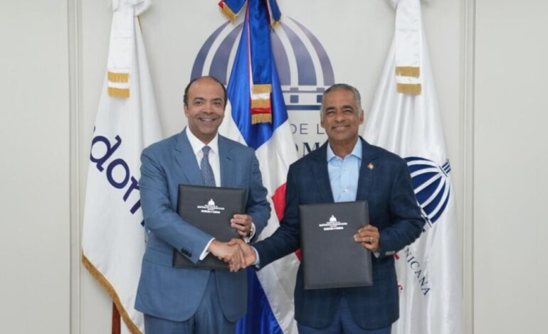 Gobierno fortalece el sector hidrocarburos con acuerdo entre Energía y Minas y Refidomsa