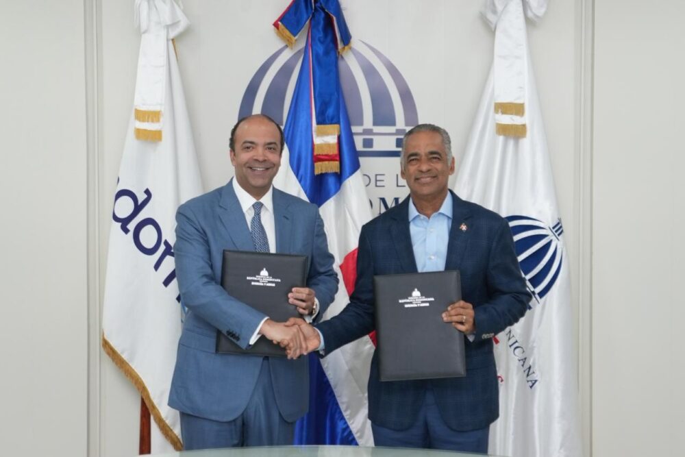 Gobierno fortalece el sector hidrocarburos con acuerdo entre Energía y Minas y Refidomsa