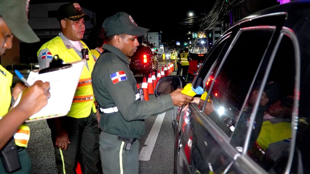 DIGESETT refuerza operativos de alcoholimetría para prevenir accidentes de tránsito