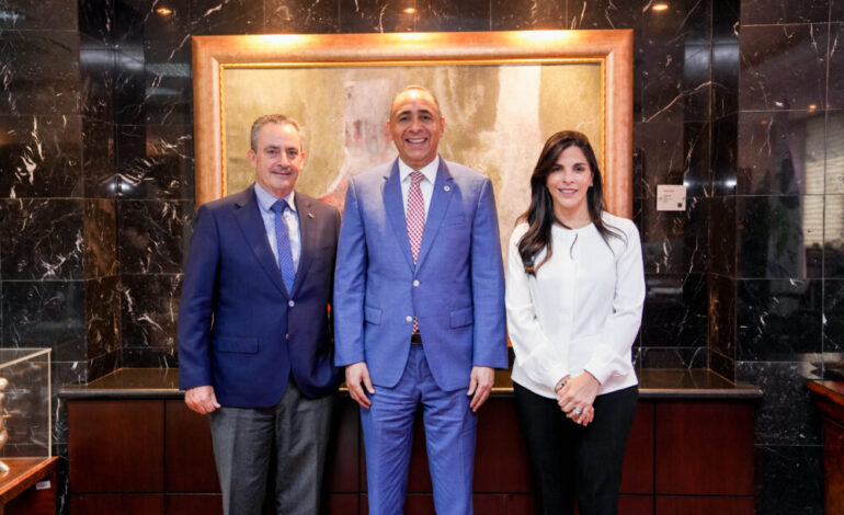 Aduanas y AMCHAMDR refuerzan alianza público-privada para impulsar el comercio exterior