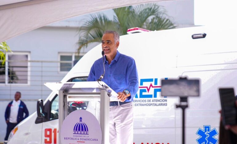 Gobierno entrega ambulancia a Zambrana Abajo para fortalecer atención de emergencias