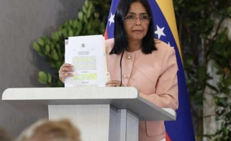 Delcy Rodríguez  deberá convocar a elecciones libres en un plazo de 90 días