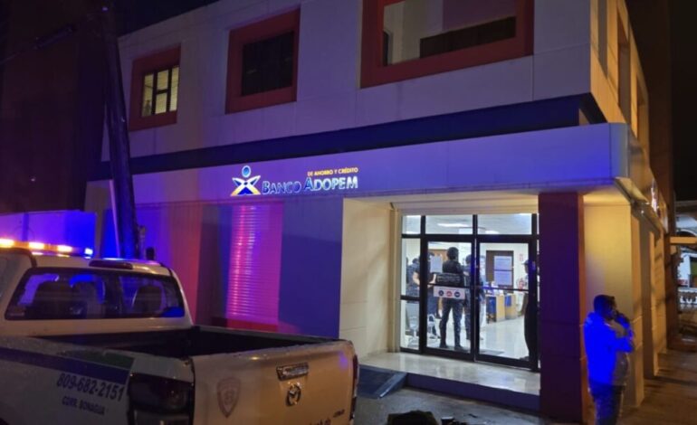 Policía frustra intento de asalto a sucursal bancaria en la Ciudad Olímpica de La Vega