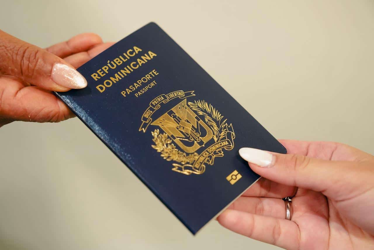 Arranca oficialmente el pasaporte electrónico dominicano: más seguridad y vigencia de 10 años