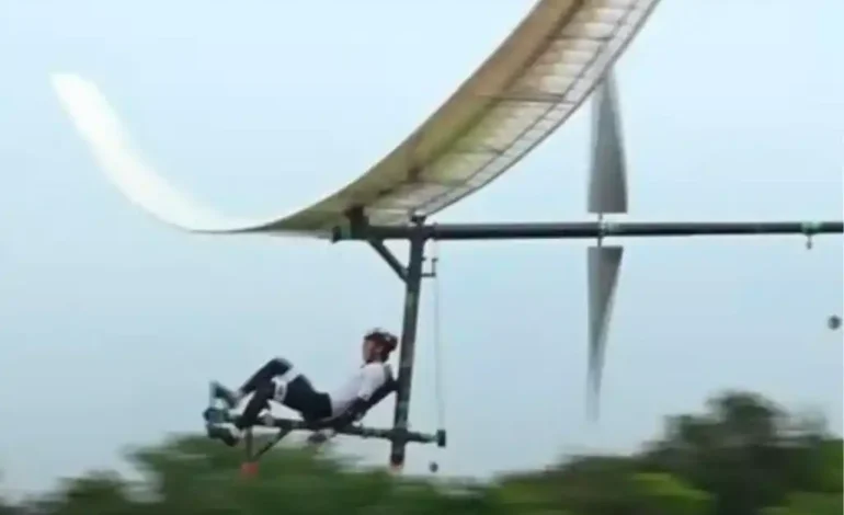 Estudiantes japoneses desafían la gravedad y crean una bicicleta voladora impulsada solo con pedales
