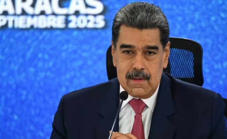 Maduro asegura que solo recibe un “sueldito” de 120 dólares y desata polémica en Venezuela