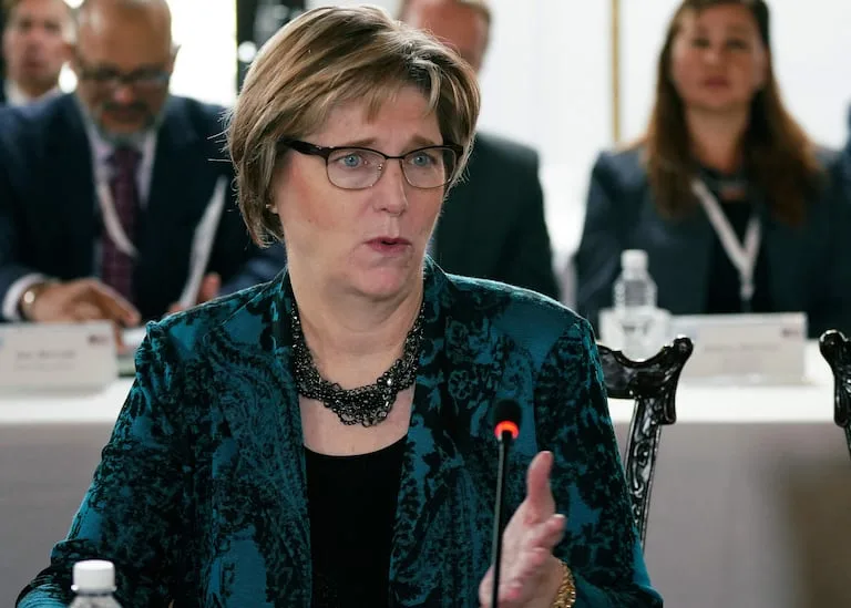 EE. UU. designa nueva jefa de misión en Venezuela y salen a la luz contactos previos entre Delcy Rodríguez y Washington antes de la caída de Maduro