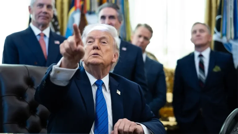 Tensión máxima en Medio Oriente: Trump ordena un despliegue naval histórico hacia Irán