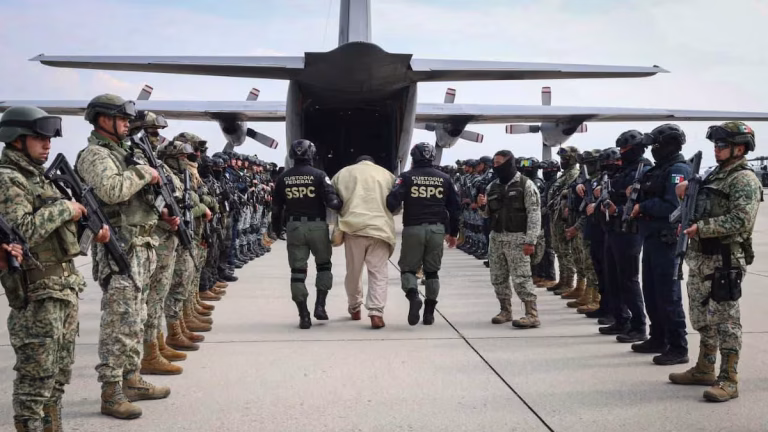 México acelera extradiciones y entrega 37 capos más a EE. UU.