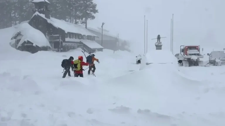 Recuperan los cuerpos de los nueve esquiadores fallecidos en avalancha en California