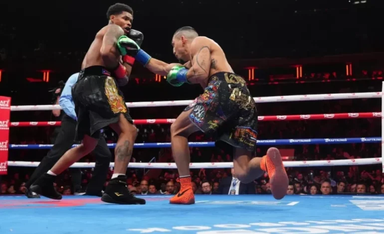 Shakur Stevenson humilla a Teófimo López y conquista su cuarto título mundial