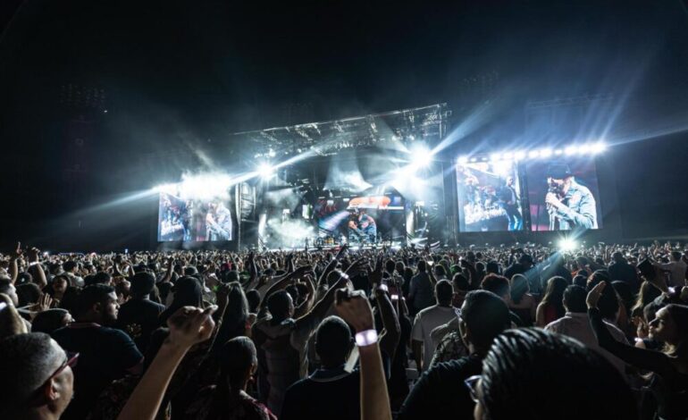 Juan Luis Guerra conquista Santiago en una noche histórica en el Estadio Cibao