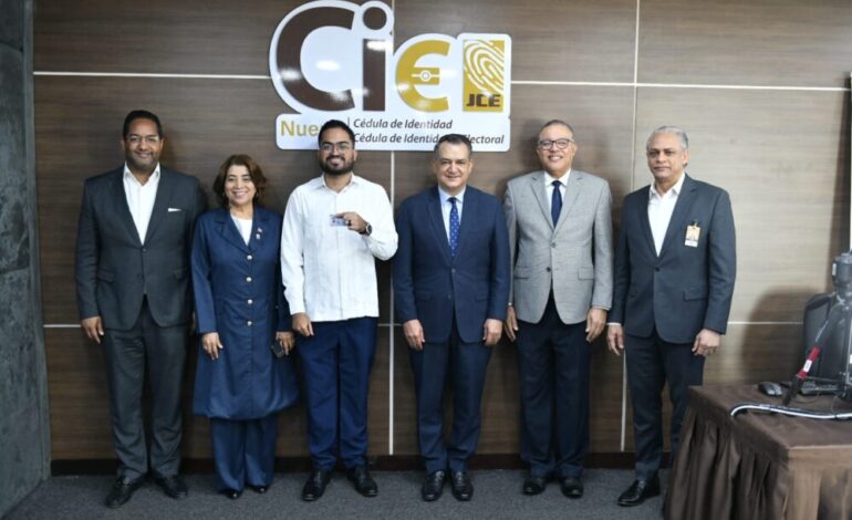 JCE avanza en la entrega de la nueva cédula con enfoque inclusivo