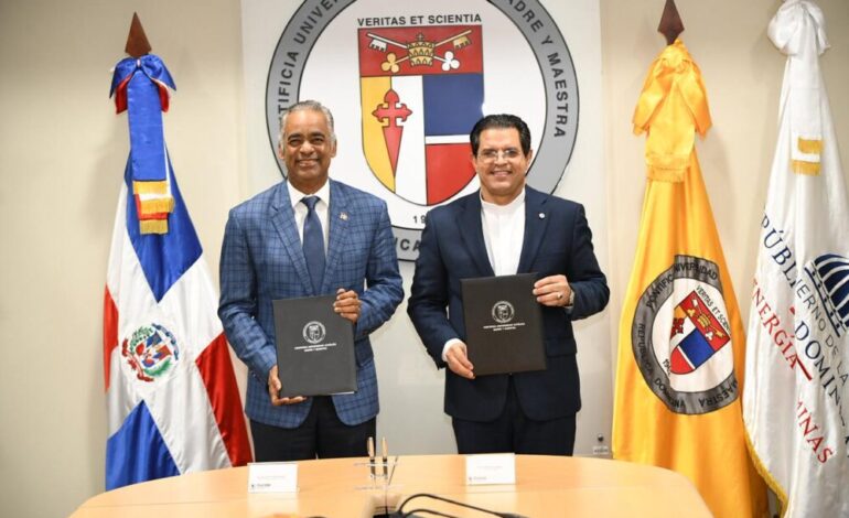 Energía y Minas y la Pucmm lanzan diplomado para fortalecer la cobertura periodística de la minería