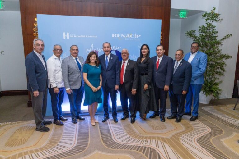 RENACIP celebra 49 aniversario con conferencia sobre demandas médicas