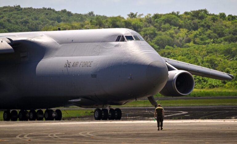 EE.UU. retira aeronaves militares del AILA