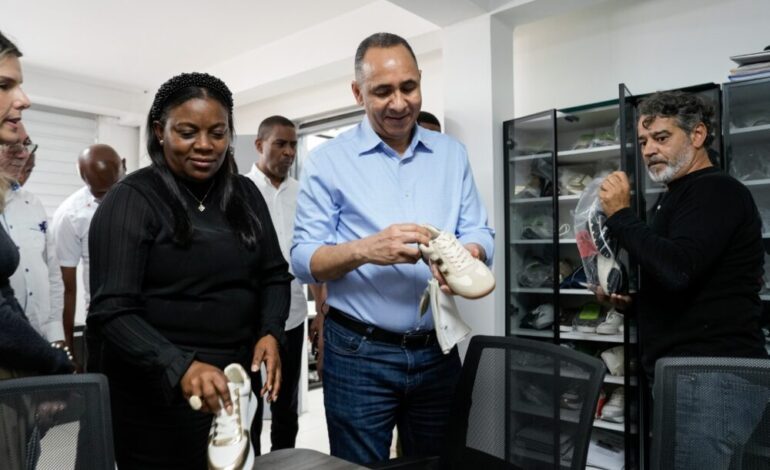 Nelson Arroyo refuerza lineamientos aduaneros en Santiago y Puerto Plata