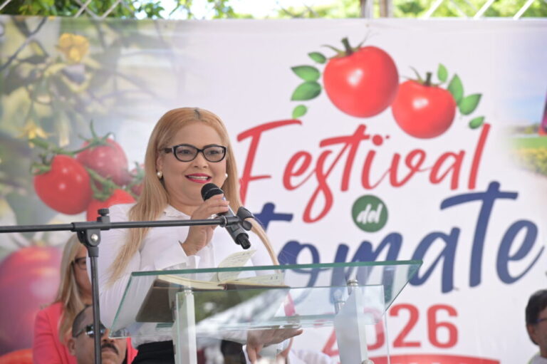 ¡El Tomate está de Fiesta! Inicia con éxito Cuarta Versión del Festival del Tomate Azua 2026