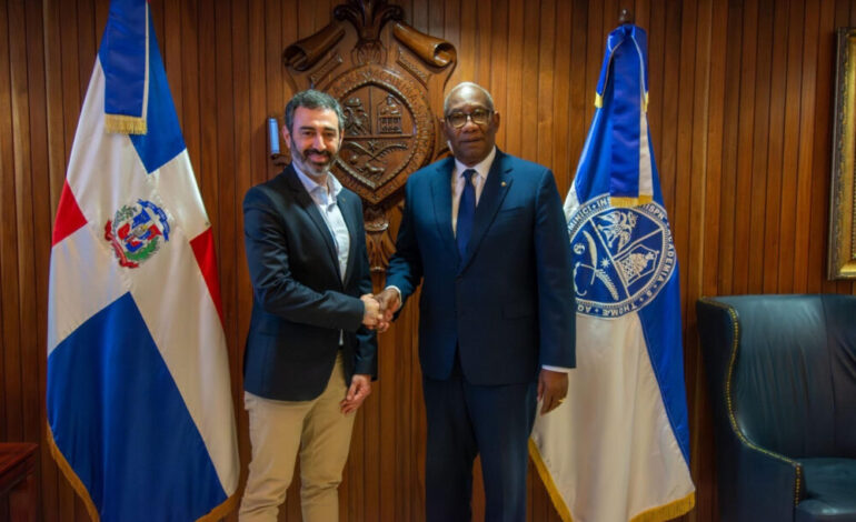 Iberostar y la UASD crean iniciativa para la conservación del mar en República Dominicana