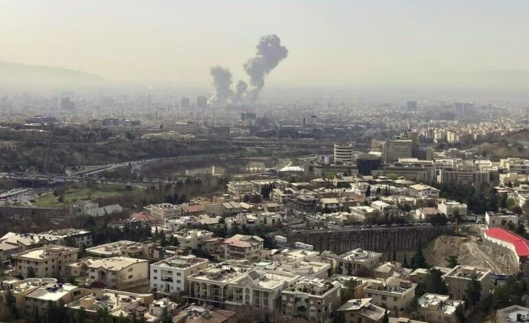 Irán lanza misiles contra bases de EE. UU. en el Golfo y eleva la tensión regional