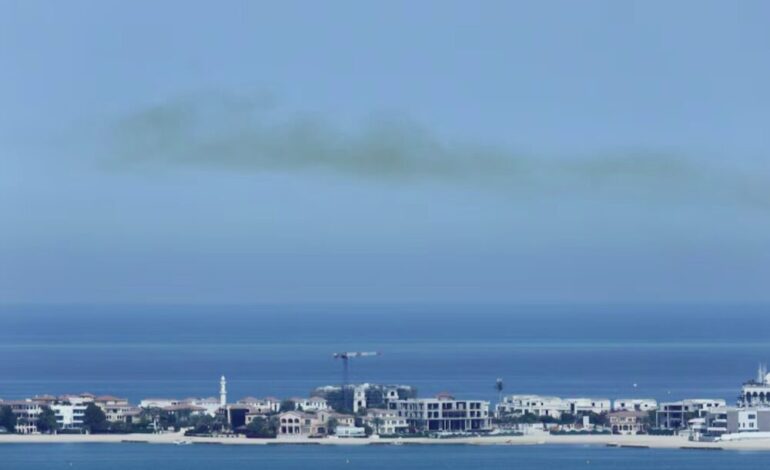 Qatar suspende transporte marítimo y vuelos por escalada militar en el Golfo
