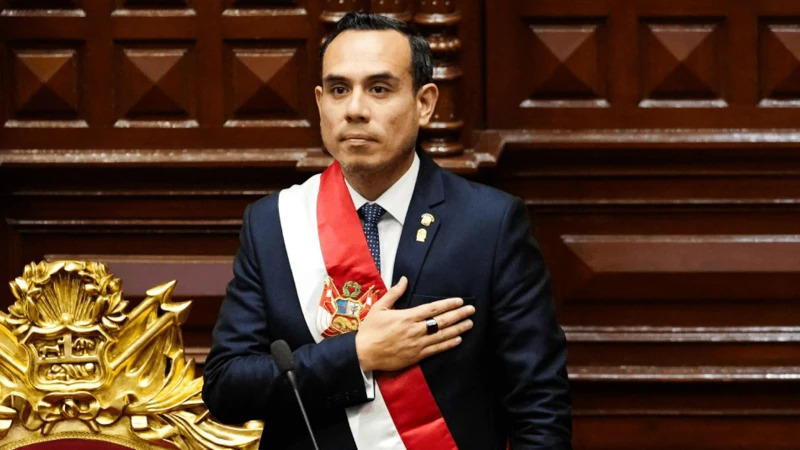 Congreso de Perú destituye al presidente interino José Jerí a semanas de elecciones