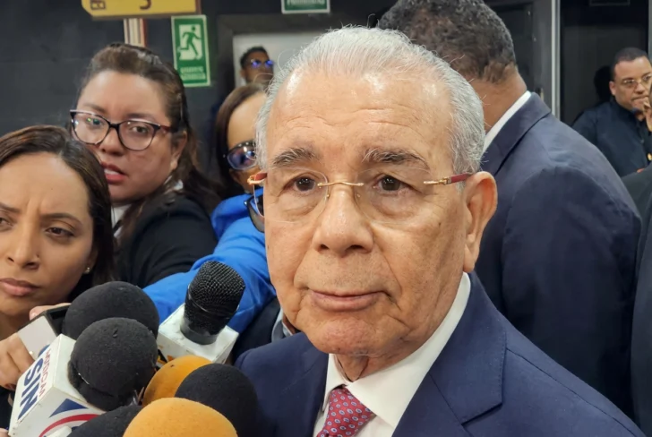 Danilo Medina llama a la militancia del PLD a sacar la nueva cédula y garantiza apoyo total a la JCE