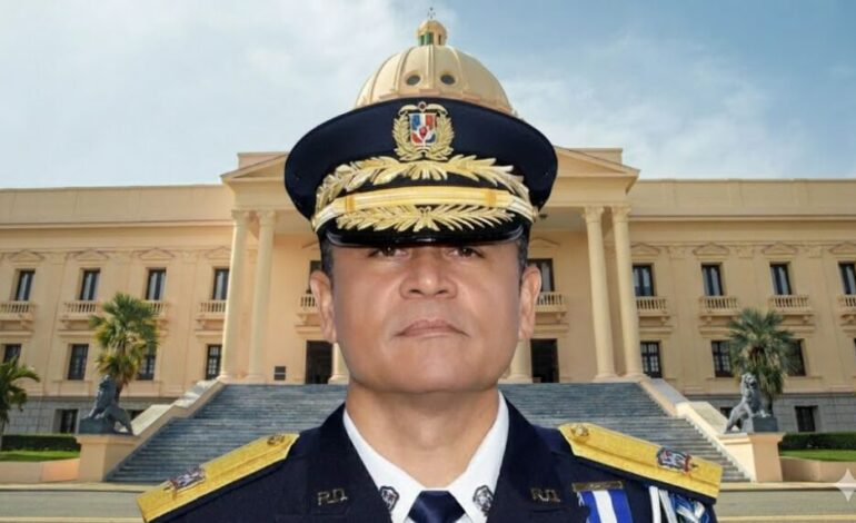 Abinader designa nuevo director de la Policía y coloca en retiro a Guzmán Peralta