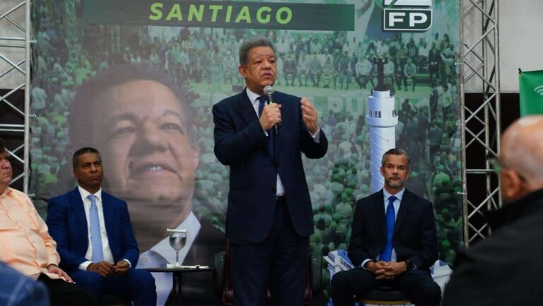 Leonel Fernández acusa al PRM de perder autoridad moral tras escándalo en SeNaSa