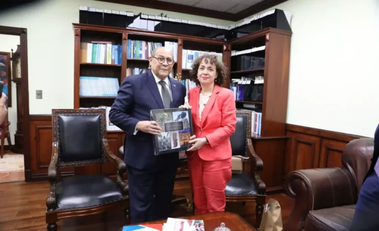 MESCyT y Embajada de España impulsan nuevas formaciones técnicas para la educación superior