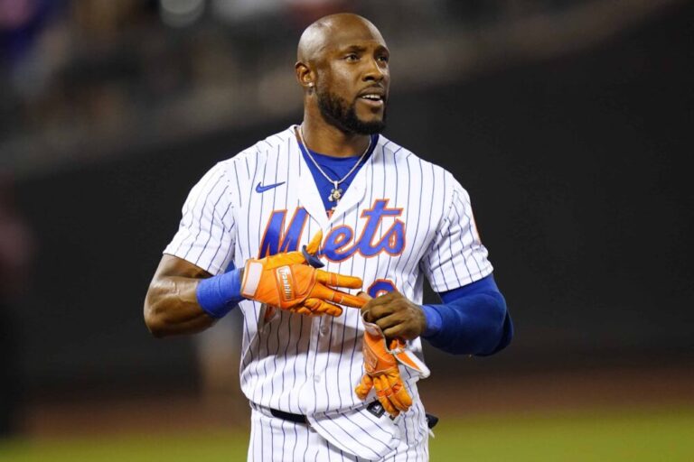 Royals acuerdan contrato con el dominicano Starling Marte