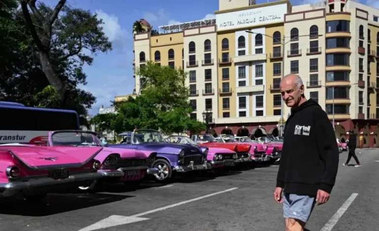 Cuba cierra hoteles y reubica turistas por grave crisis de combustible