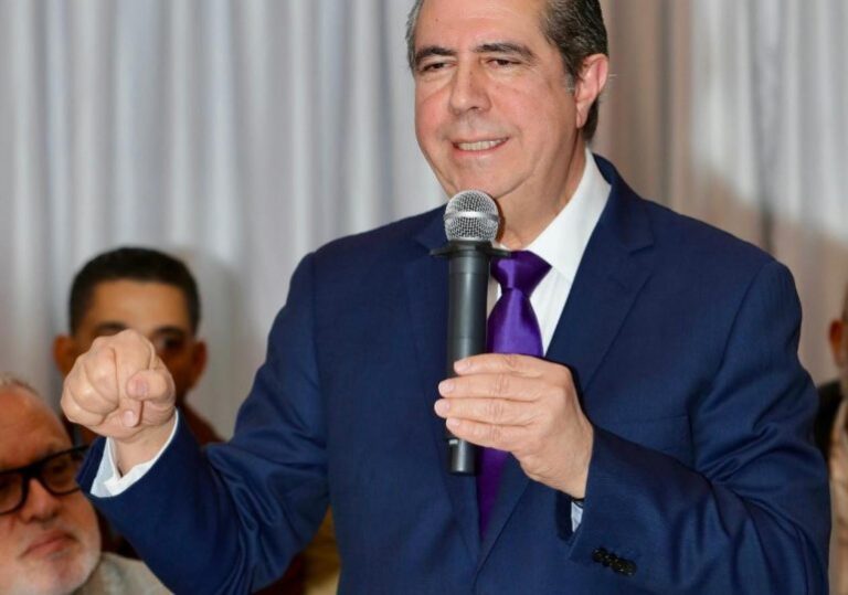 Francisco Javier García acusa al presidente de describir “un país de ficción”
