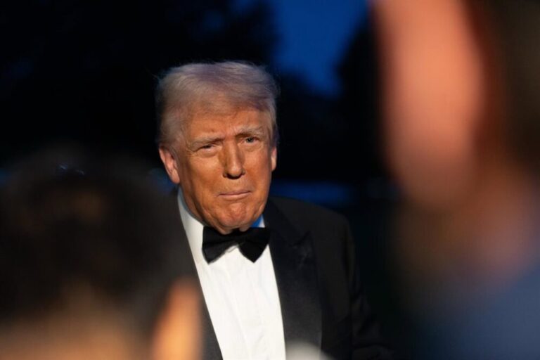 Trump presiona a Cuba y asegura que buscará un acuerdo con EE. UU.