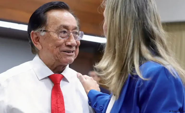 José María Balcázar asume presidencia interina de Perú tras destitución de José Jerí