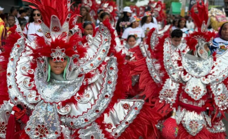 Explota el Carnaval Vegano 2026: La Vega se llena de color, fantasía y tradición en su primer domingo