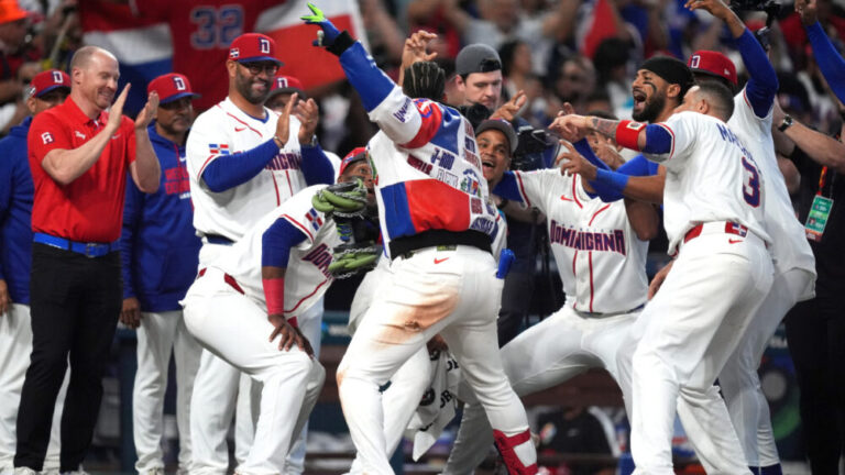 República Dominicana aplasta a Países Bajos 12-1 en el Clásico Mundial