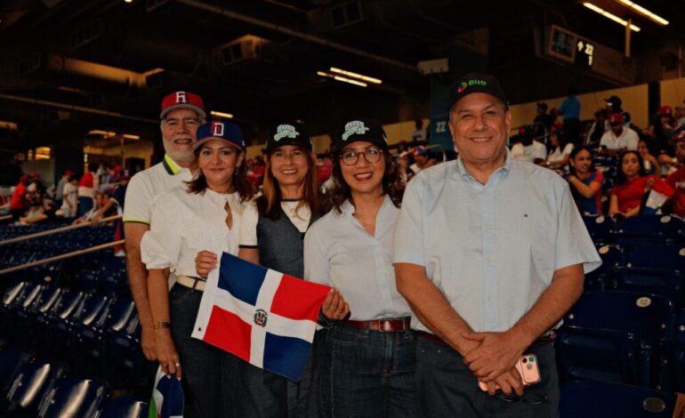 Clientes del Banco BHD disfrutan juegos del equipo dominicano en Miami
