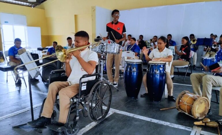 Enkel Nova: talento y superación desde la música