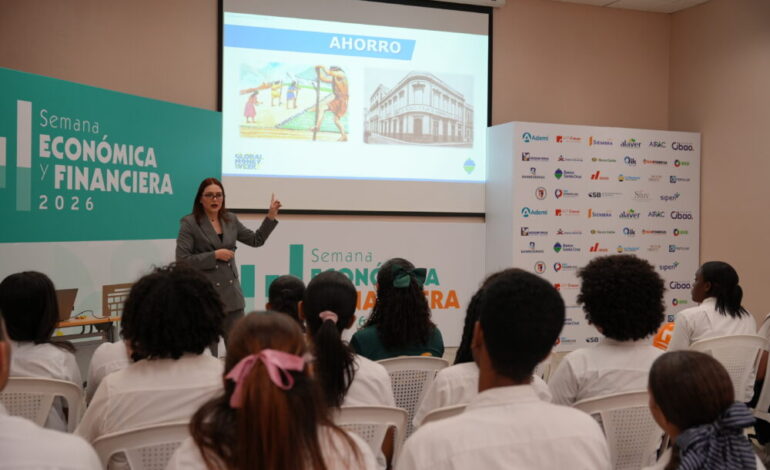 Banco Santa Cruz impulsa educación financiera en jóvenes